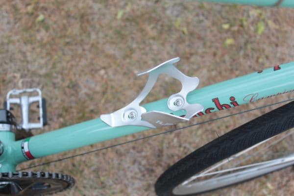 Vesi-PB アルミ製ペットボトル用ボトルケージ