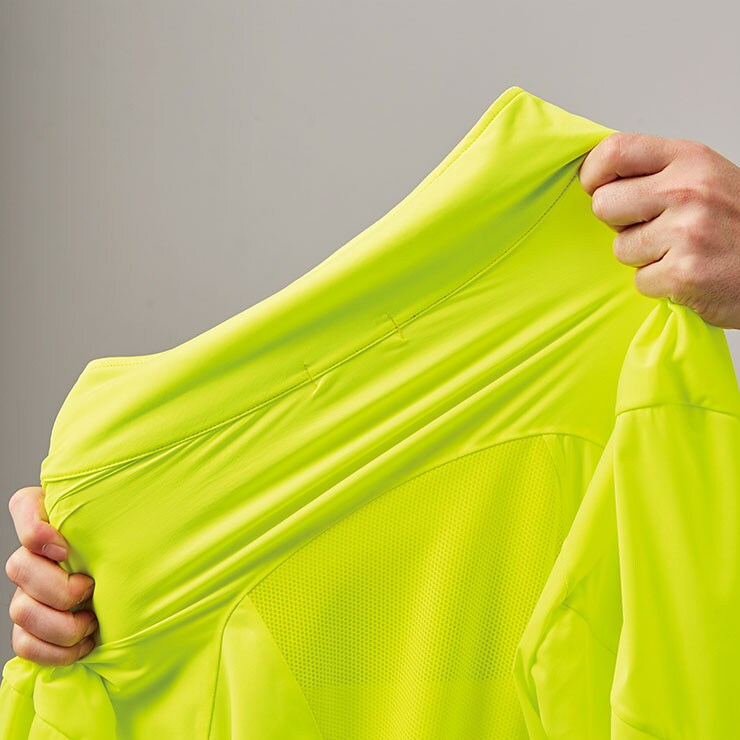 2300 ストレッチ ウィンドシェル