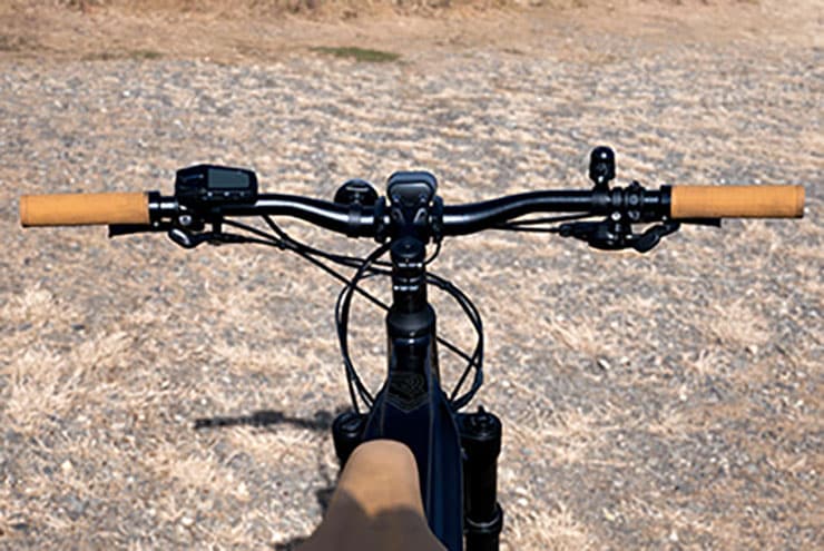 CROSSCORE RV(クロスコア アールブイ)27.5インチ 12段変速 電動自転車 クロスバイク -26