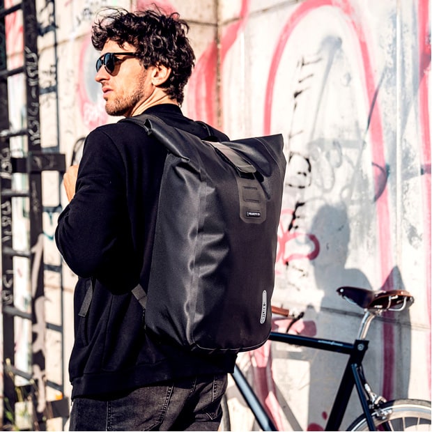 ヴェロシティ PS 容量:23L