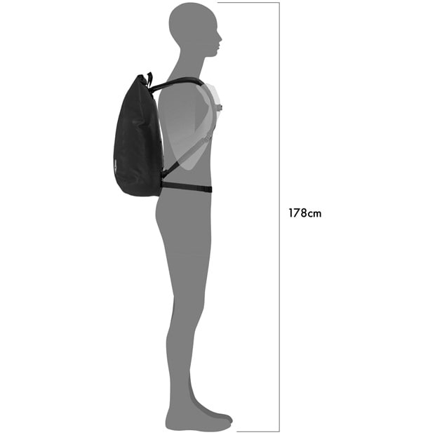 ヴェロシティ PS 容量:23L