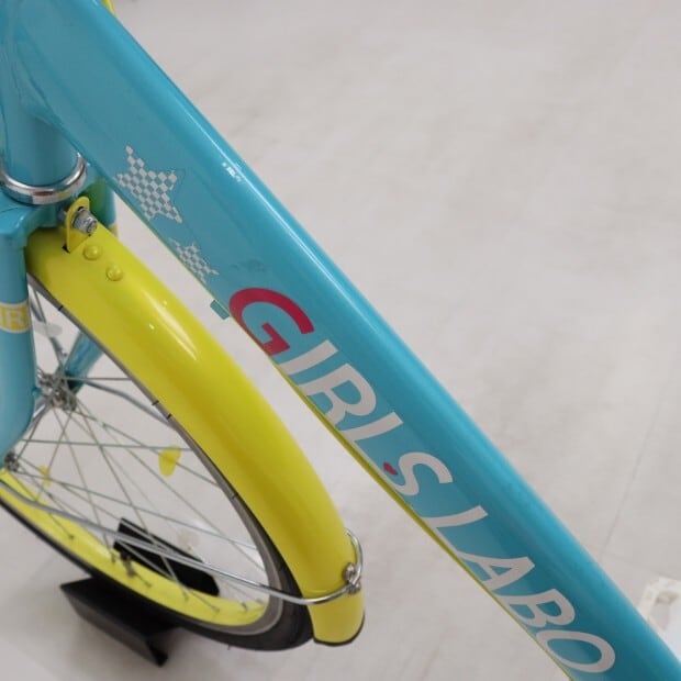 未使用に近い!!　GIRLS LABO 子供用自転車 22インチ　水色・黄色 リユース】ガールズ ラボ ポップ 220-K 22インチ 2021年モデル 子供用