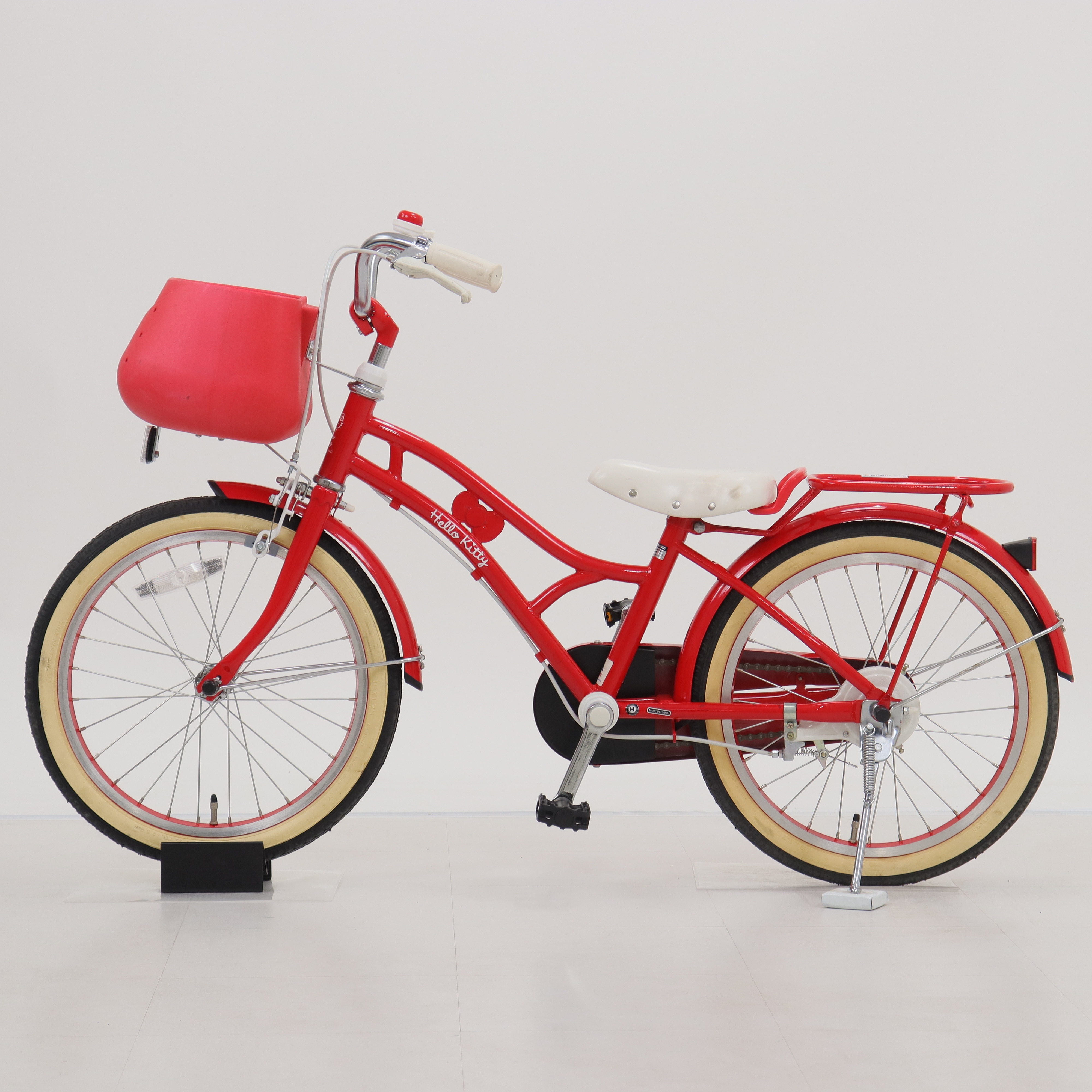 【美品】ハローキティ 18インチ　自転車　子供用　サイクルあさひ　幼児 サイクルベースあさひ限定 サンリオの大人気キャラクター