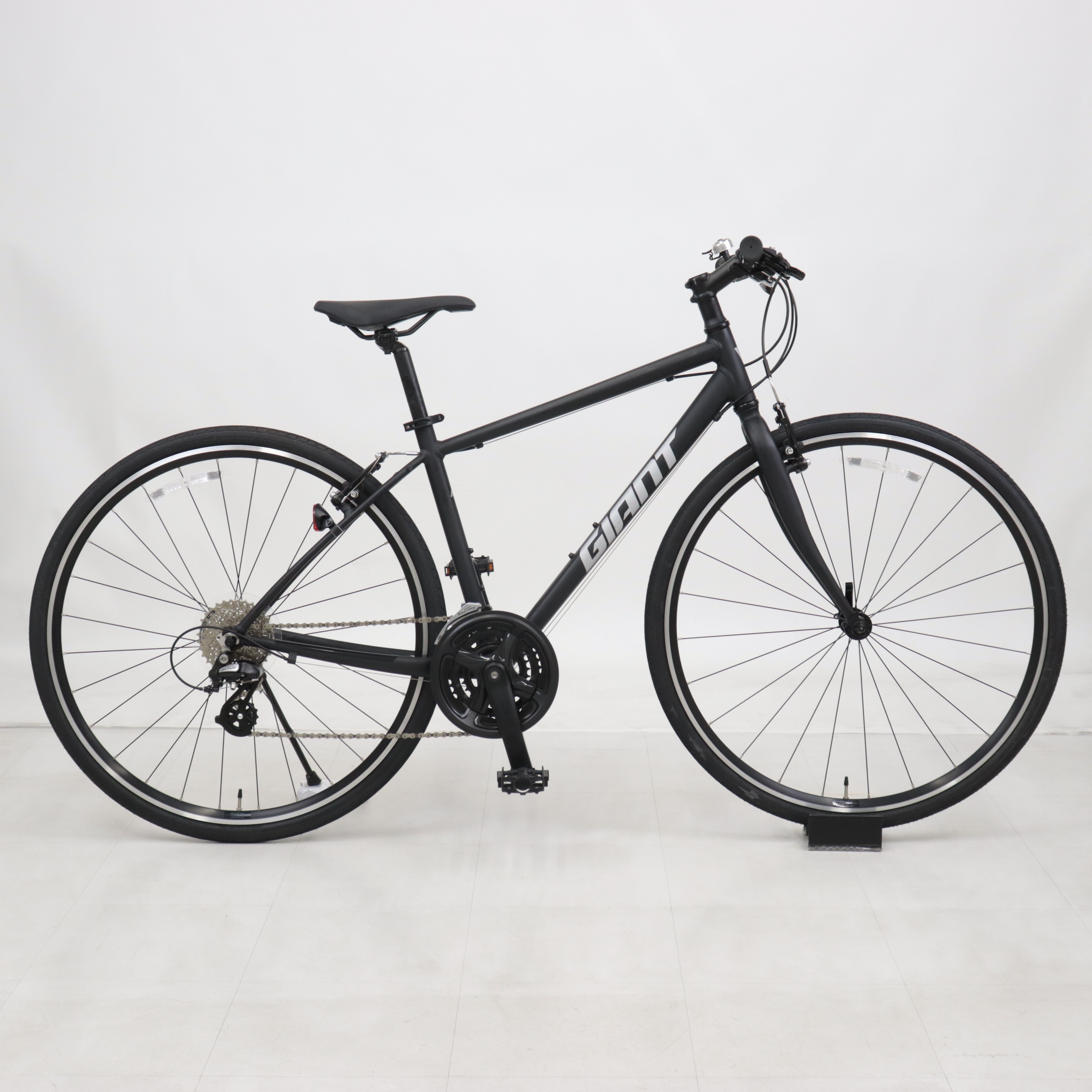 【美品・整備済】GIANT ESCAPE R3 24速 クロスバイク CT430 リユース】ESCAPE R3 430mm 2024年モデル クロスバイク 自転車