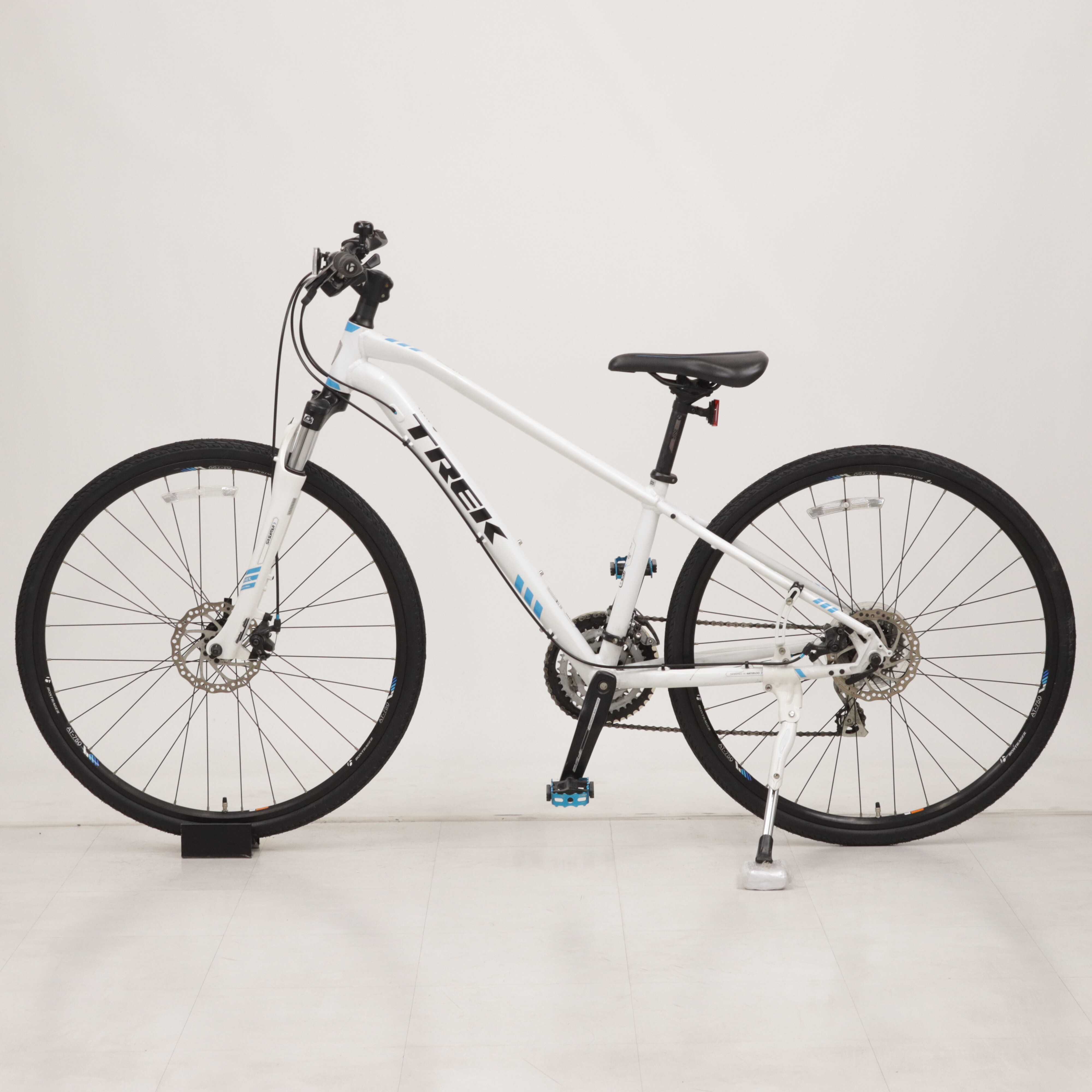 Trek トレック 8.3 DS デュアルスポーツバイク　おまけ付き 8.3 DS - Trek Bikes (JP)