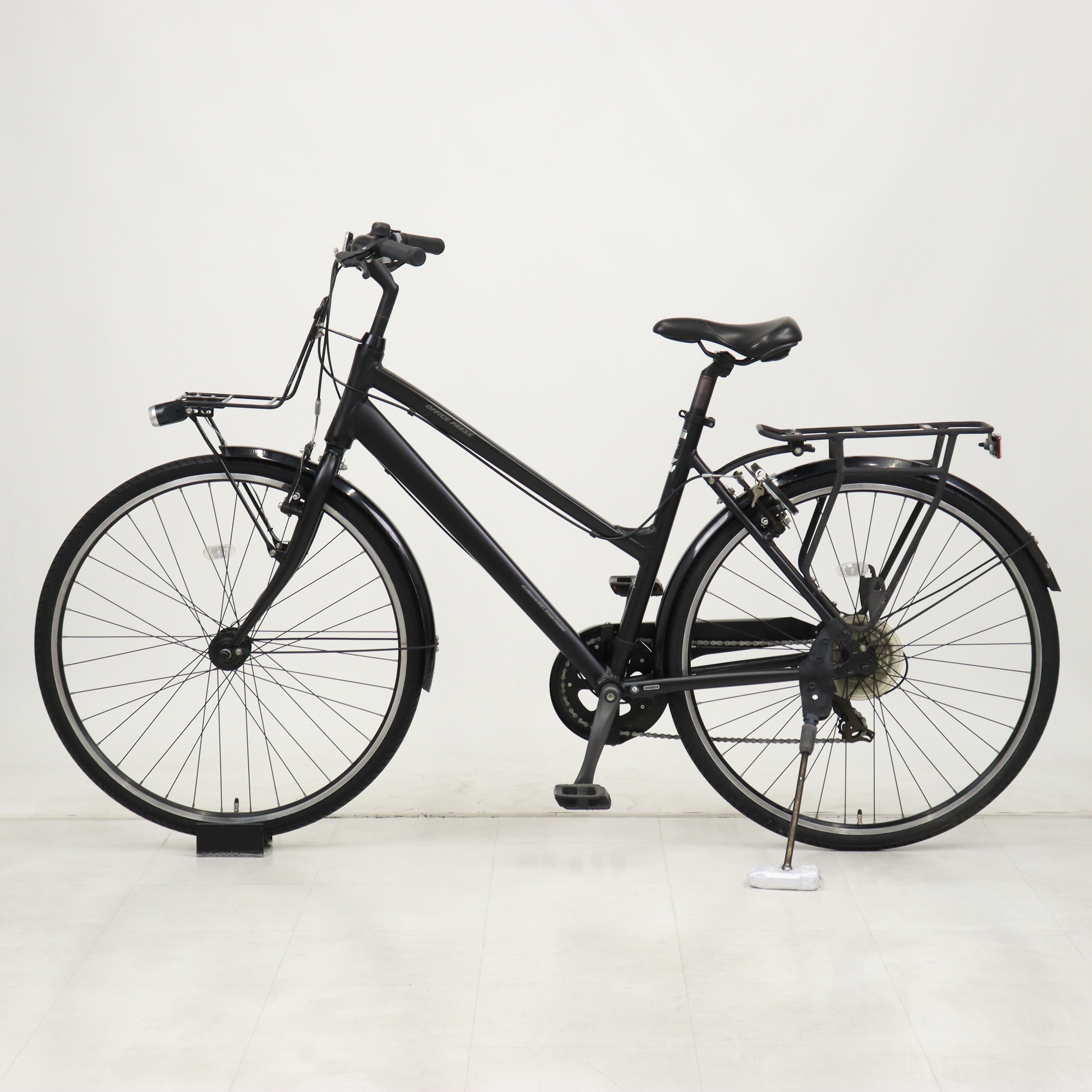 ほぼ新品　自転車　オフィスプレスコミューター　前カゴ、バックミラーその他付属 ほぼ新品 自転車 オフィスプレスコミューター 前カゴ、バック