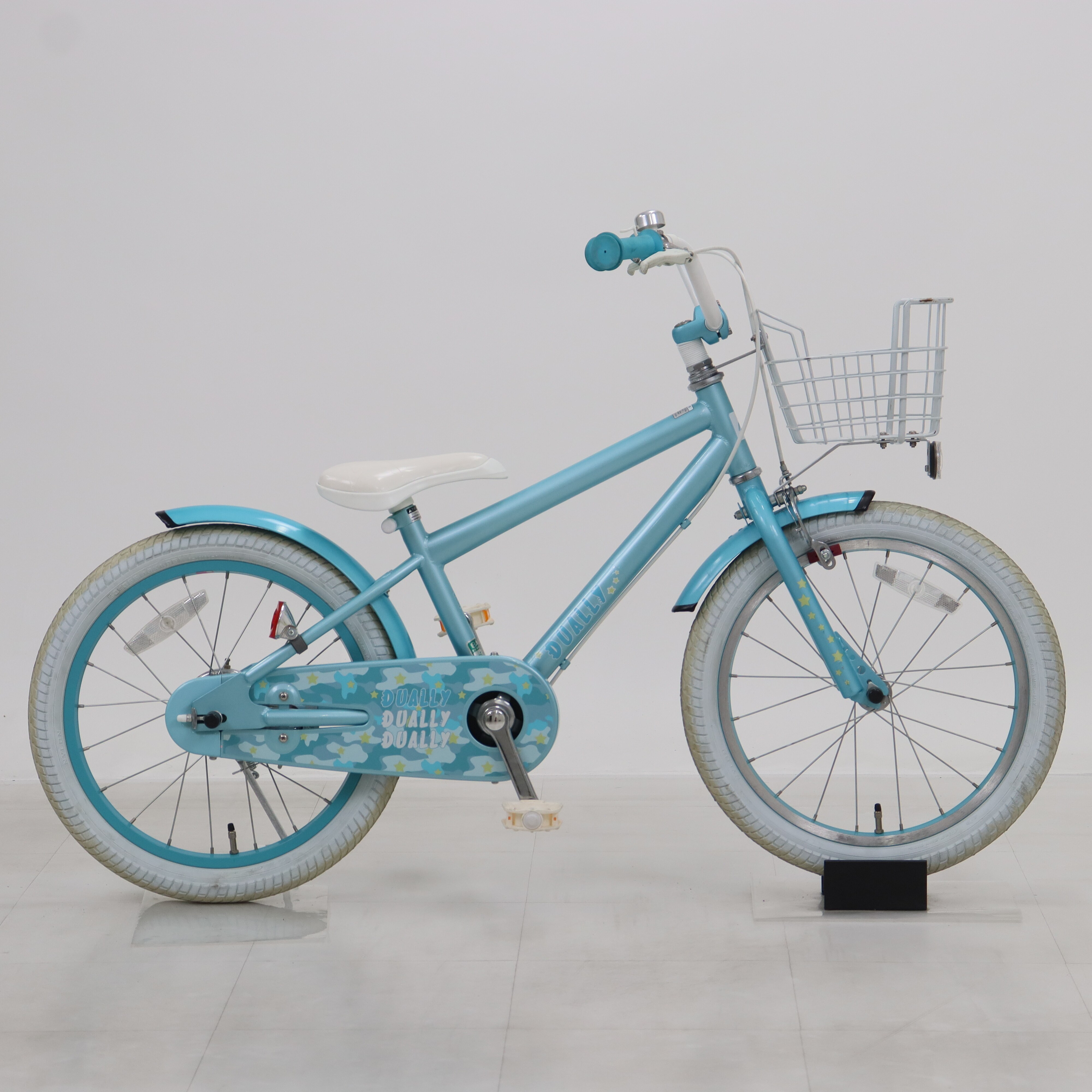 ☆引き取り限定☆世田谷区西部です。18インチ自転車　デューリー　青黒　美品 リユース】デューリーg 180-N 18インチ 2022年モデル 子供用 自転車